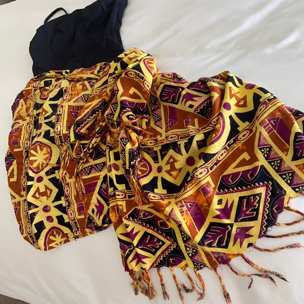 MULTI-COLORED WRAP/SCARF - Picture 6 of 8